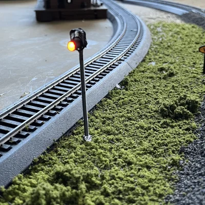 Tín hiệu đường sắt tỉ lệ HO (HO Scale Railroad Signal)