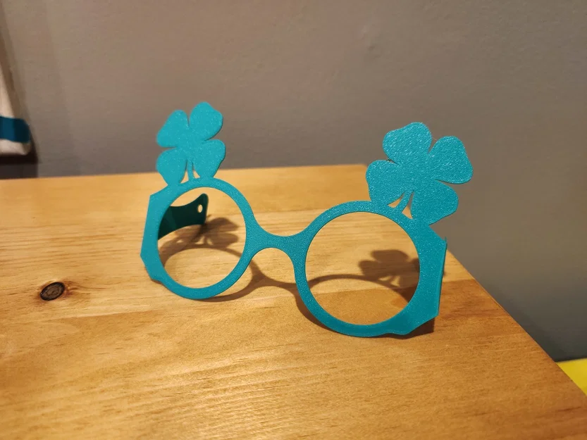 Kính Novelty Gập Gọn Ngày St. Patrick (Cỏ 4 Lá/Shamrock) - Image 2