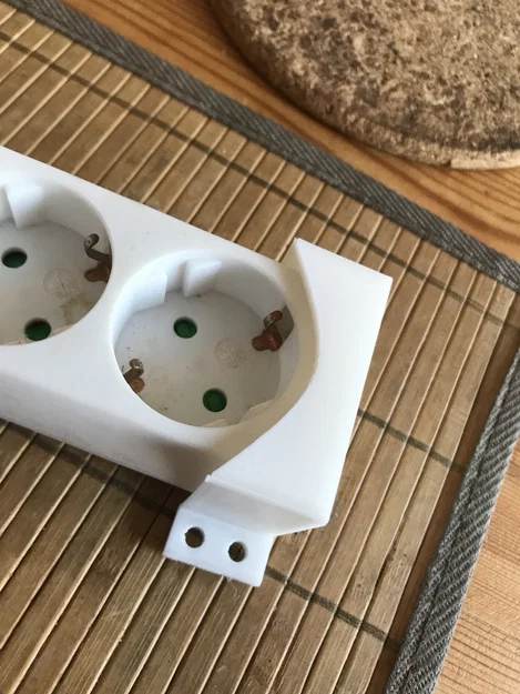 Giá đỡ ổ cắm điện (Power strip holder) - Image 1