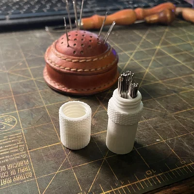 Hộp đựng kim dạng phân đoạn (Segmented needle container)