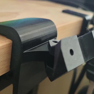 Giá gắn Stream Deck lên bàn (Stream Deck Desk Mount)