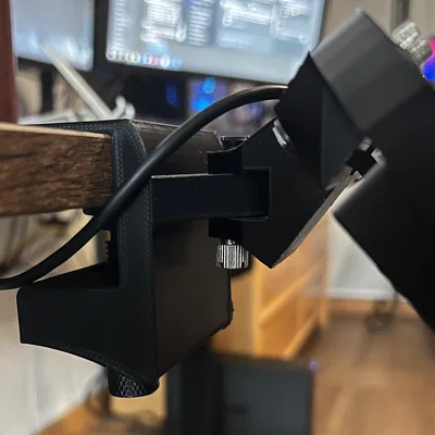 Kẹp bàn Stream Deck có khớp xoay (Stream Deck Desk Clamp with Pivot)