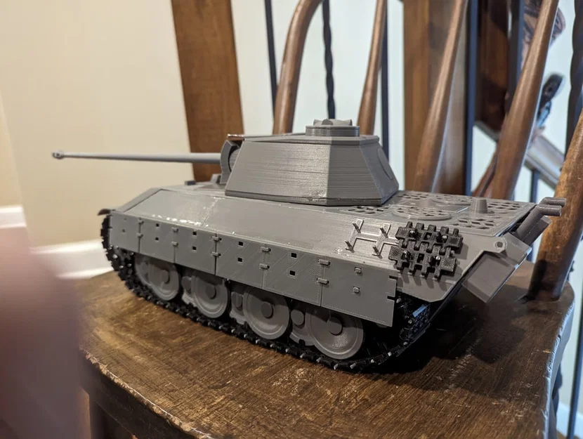 Xe tăng Panther tỉ lệ 1/20 (Another Panther Tank 1/20 scale) - Image 2