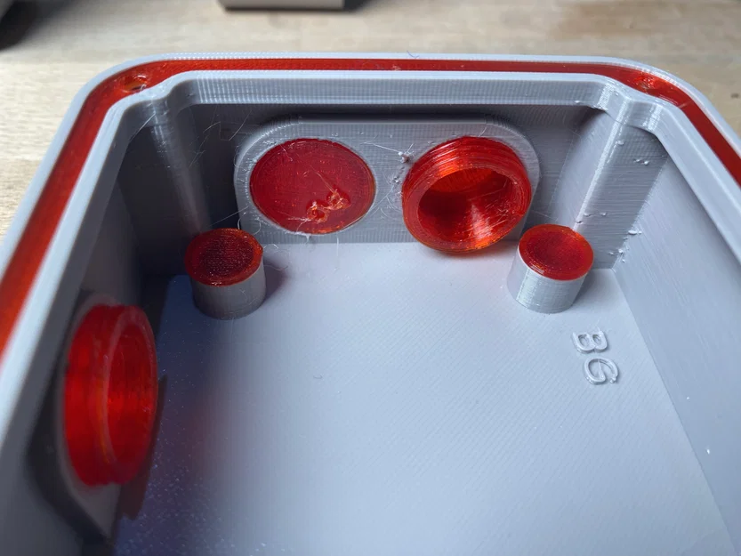 Hộp junction box 4 ngõ vào kèm gioăng (gasket) in 3D - Image 5