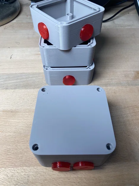 Hộp junction box 4 ngõ vào kèm gioăng (gasket) in 3D - Image 6