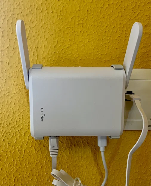 Giá treo tường router GL.iNet GL-SFT1200 (Opal) - Image 3