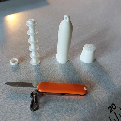 Bộ kit may vá di động Liên Xô (USSR Portable Sewing kit)