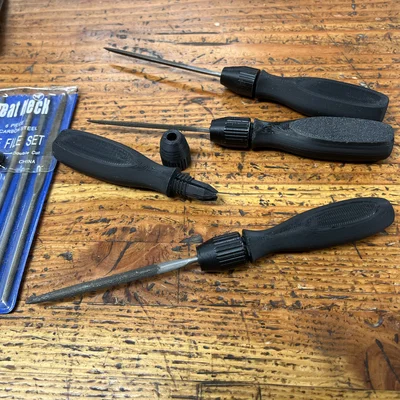 Tay cầm dũa kim khác (Another Needle File Handle)
