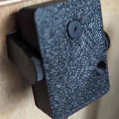 ESP32-CAM nhỏ nhất có nắp Snap-On và ngàm gắn dọc (Vertical Mount)