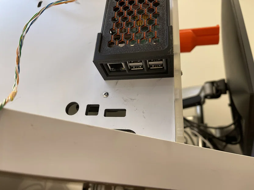Giá đỡ 3D cho Raspberry Pi 3/4 B+ (Holder Case) - Image 2