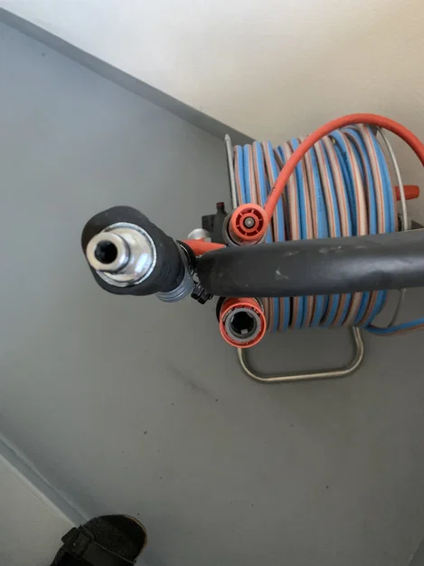 Giá treo/kẹp sắp xếp dây vòi Gardena (hose holder/organizer) - Image 5