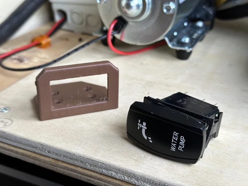 Giá gắn Rocker Switch 12V tùy chỉnh cho bơm nước Campervan - Image 1