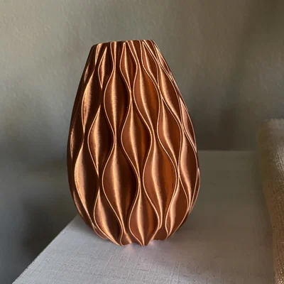 Bình hoa trang trí 3D hiện đại với họa tiết vân sóng ấn tượng