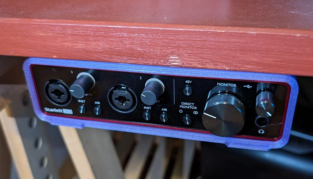 Ngàm gắn dưới bàn cho Focusrite Scarlet 2i2 Gen 3 - Image 1