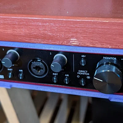 Ngàm gắn dưới bàn cho Focusrite Scarlet 2i2 Gen 3