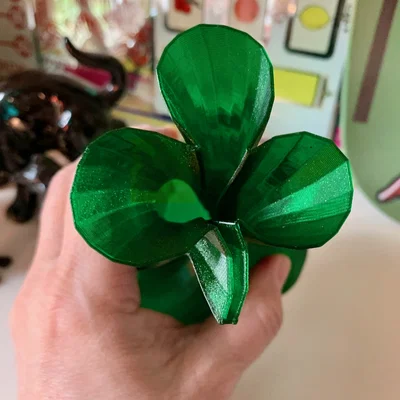 Bình hoa cỏ ba lá Shamrock (vase mode) (ĐÃ FIXED)