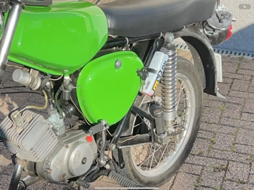 Giá/halter đựng chai dầu Simson S51/S50 (Ölflaschenhalter) - Image 1