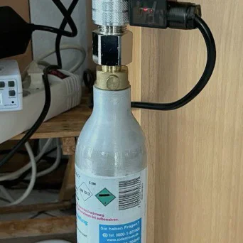 Chân đế bình CO2 – hệ CO2 cho hồ thủy sinh (SodaStream)