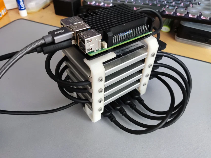 Raspberry Pi NAS - Ngàm gắn Quad SSD - Image 1