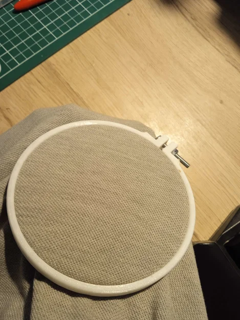 Khung thêu cầm tay in 3D (Embroidery Hoop) tiện lợi cho mọi loại vải - Image 4