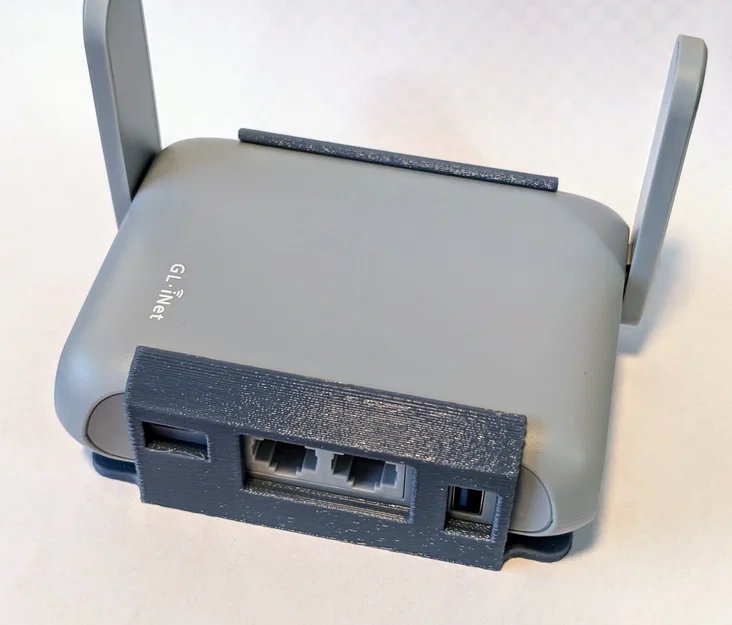 Giá treo tường cho GL.iNet Beryl AX (GL-MT3000) travel router - Image 7