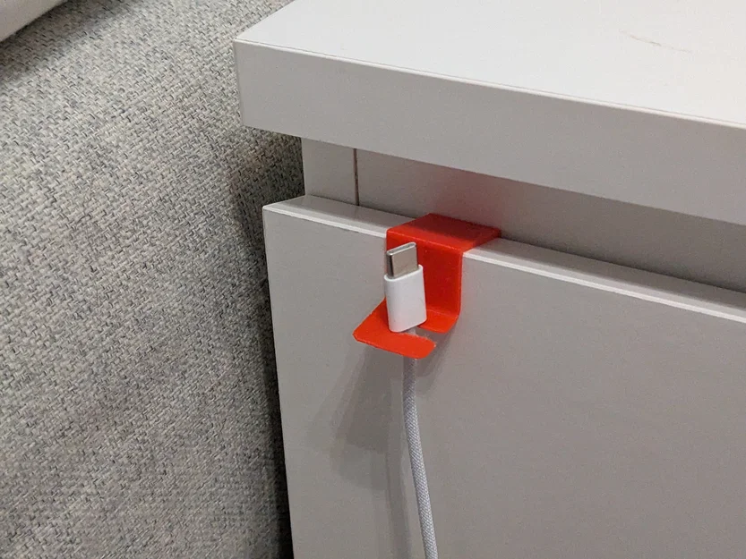 Kẹp giữ dây cáp tiện ích cho tủ Ikea Malm - Giải pháp gọn gàng - Image 1