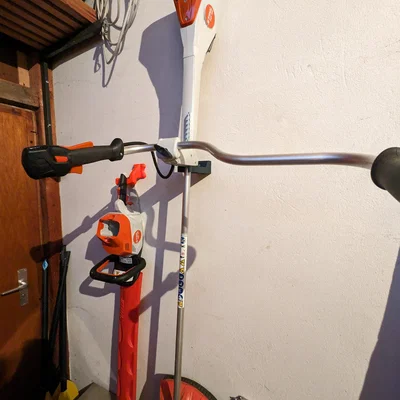 Giá treo tường 3D cho máy cắt cỏ Stihl FSA 135 cực gọn gàng