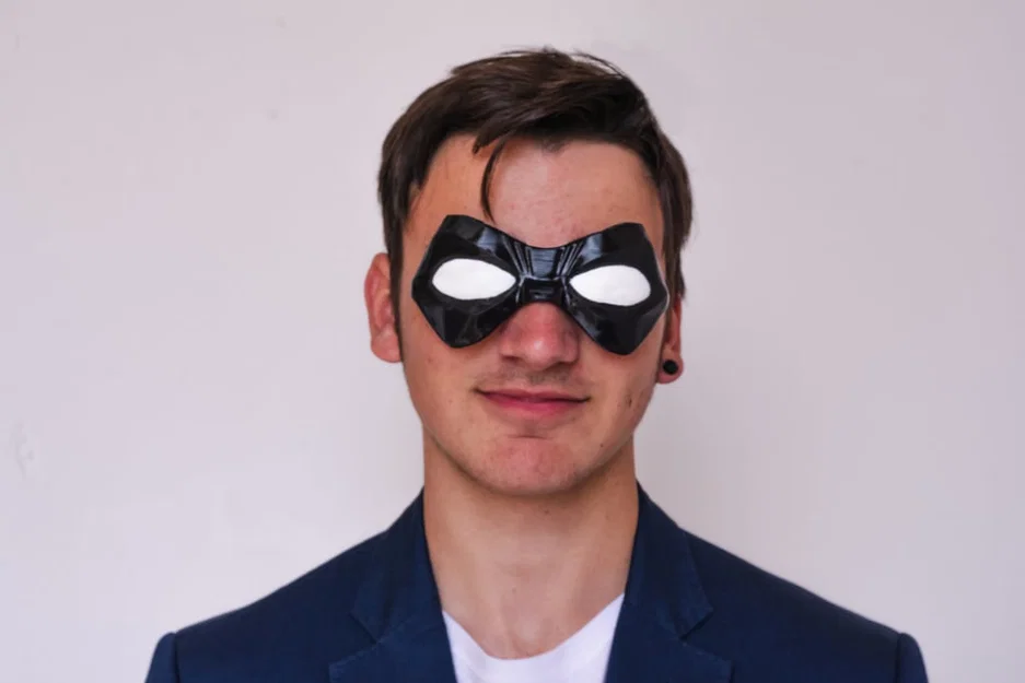 Umbrella Academy ~ Mask (Mặt nạ) - Image 1