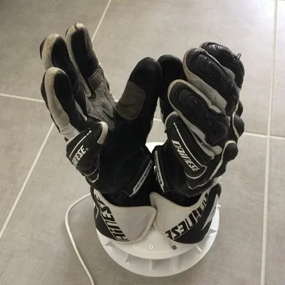 Glove Dryer (Thiết bị sấy găng tay)