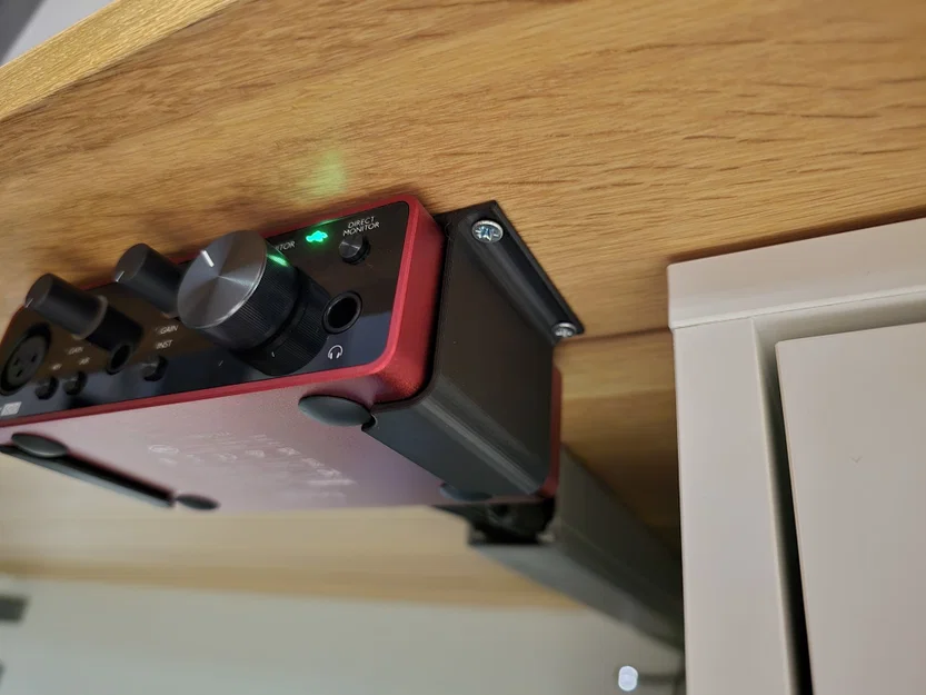 Giá treo dưới bàn cho Focusrite Scarlett Solo 3 - Image 2