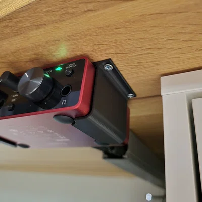 Giá treo dưới bàn cho Focusrite Scarlett Solo 3