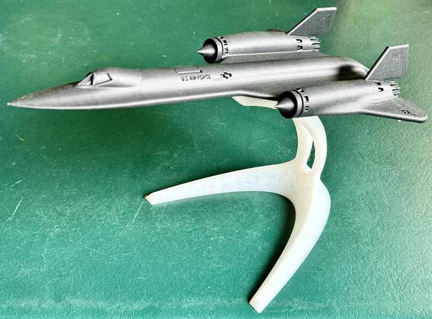 Mô hình SR-71 Blackbird siêu đẹp với đế trưng bày cải tiến - Image 2