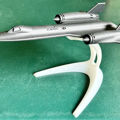 Mô hình SR-71 Blackbird siêu đẹp với đế trưng bày cải tiến