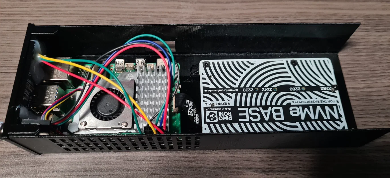 Vỏ Raspberry Pi 5 + Pimoroni NVMe Base (Rack 1U Modular Trays) - Image 2