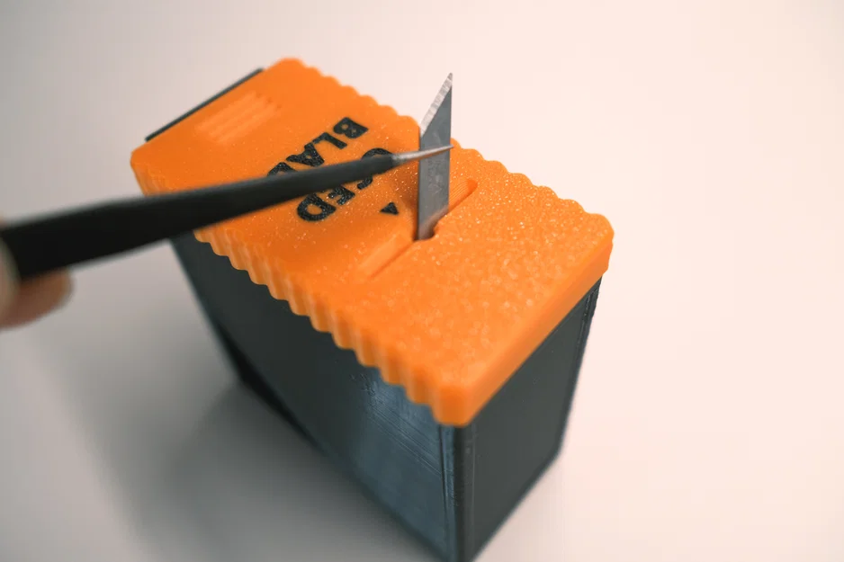 Hộp tiêu hủy lưỡi dao (Blade Disposal) - Image 5