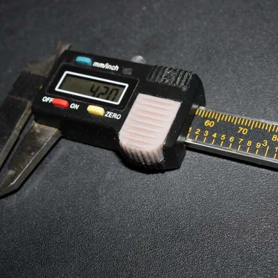 Nắp Pin Thước Kẹp Harbor Freight - Bản Chi Tiết
