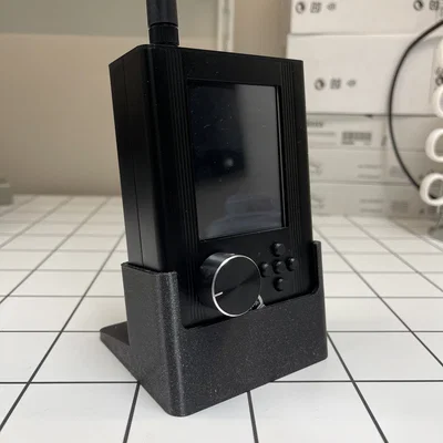 Đế dựng máy HackRF Portapack: Gọn gàng và tiện lợi cho dân công nghệ