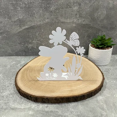 Mô hình trang trí chú thỏ Phục sinh kèm hoa và bướm in 3D độc đáo