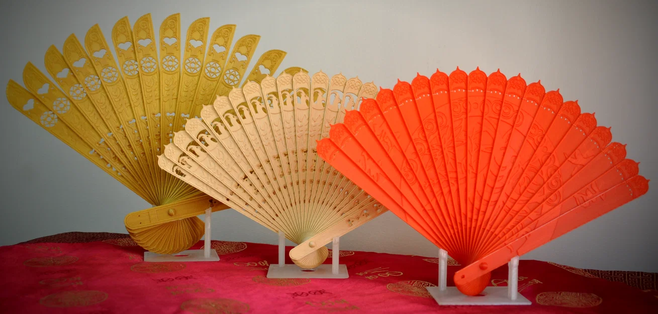 Quạt Xếp Trung Hoa kèm Hình Dê (In Liền Khối, Không Cần Lắp Ráp) - Image 2