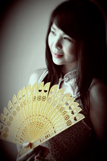 Quạt Xếp Trung Hoa kèm Hình Dê (In Liền Khối, Không Cần Lắp Ráp) - Image 3