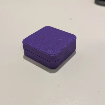 Hộp đựng nhẫn (Ring Box) nhỏ gọn, thiết kế hút nam châm chắc chắn