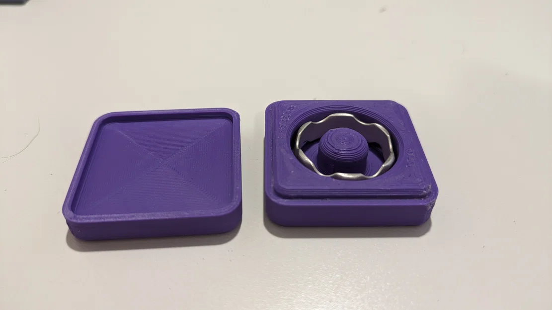 Hộp đựng nhẫn (Ring Box) nhỏ gọn, thiết kế hút nam châm chắc chắn - Image 2