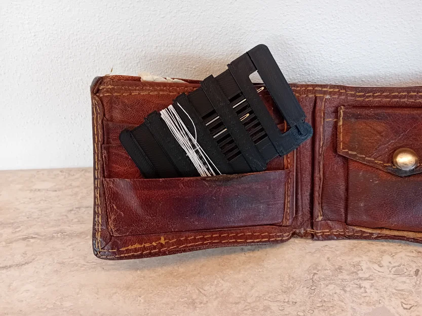 ThreadCard – Thẻ đựng kim & chỉ bỏ ví (print in place) - Image 1