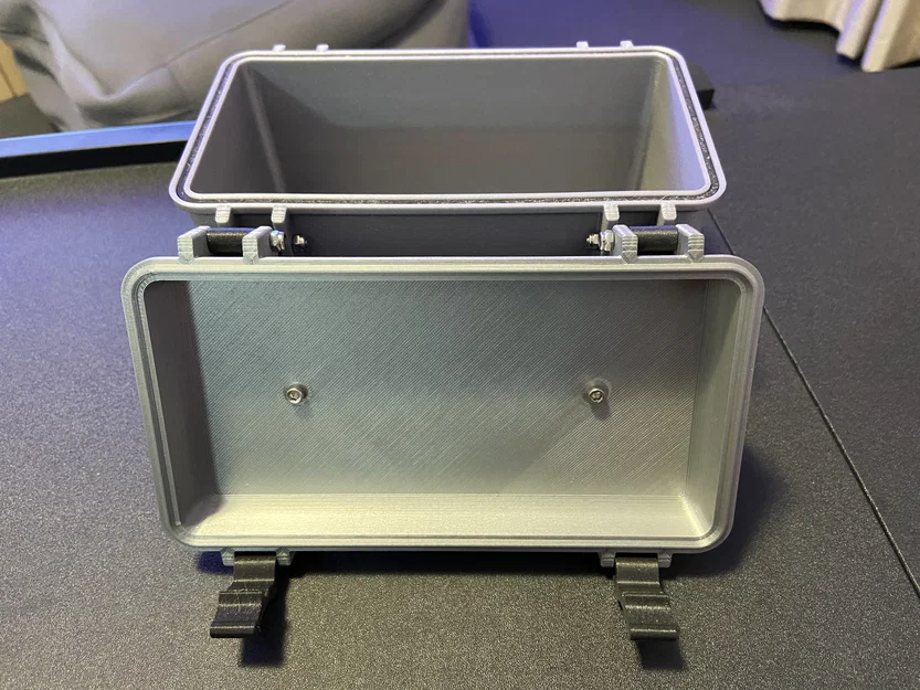 Hộp Chilly Bin chống nước (water-resistant) Storage Box MMU - Image 3