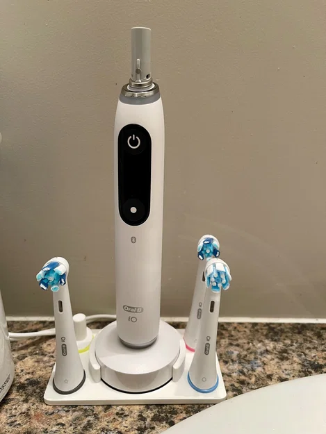 Giá đỡ Oral-B iO cho 4 đầu bàn chải kèm vòng màu - Image 2