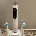 Giá đỡ Oral-B iO cho 4 đầu bàn chải kèm vòng màu - Thumbnail 2
