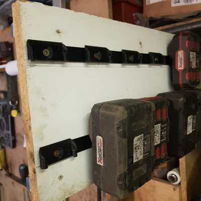 Giá treo pin Parkside X20V lên tường (Parkside battery wall mount X20V)