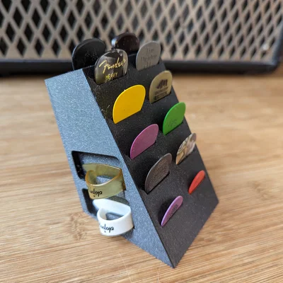 Hộp đựng plectrum (tùy chọn) có chỗ cho thumb pick