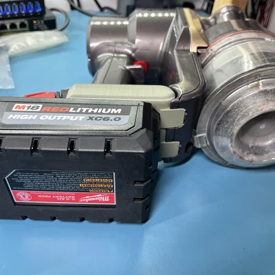 Adapter pin Milwaukee M18 cho Dyson DC16
