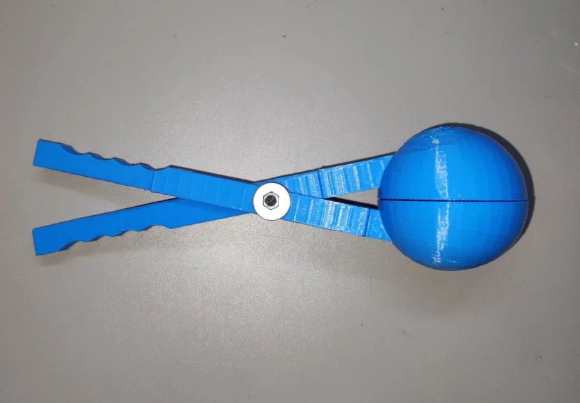Khuôn ép tuyết 3D (Snowball Maker) cầm tay tiện lợi cho mùa đông - Image 1